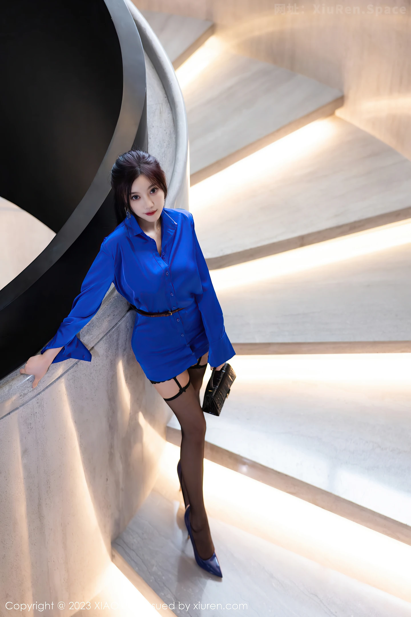 图片[3]-[XiaoYu画语界]Vol.1018 女神杨晨晨Yome蓝色服饰露性感蓝色内衣配黑丝吊袜诱惑写真91P-秀人网官方网站